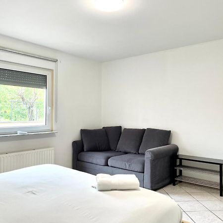 Large Room In Schuttrange Free Parking 10Mins To Airport Excellent Customer Services المظهر الخارجي الصورة