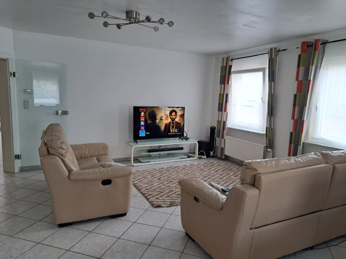 Large Room In Schuttrange Free Parking 10Mins To Airport Excellent Customer Services المظهر الخارجي الصورة