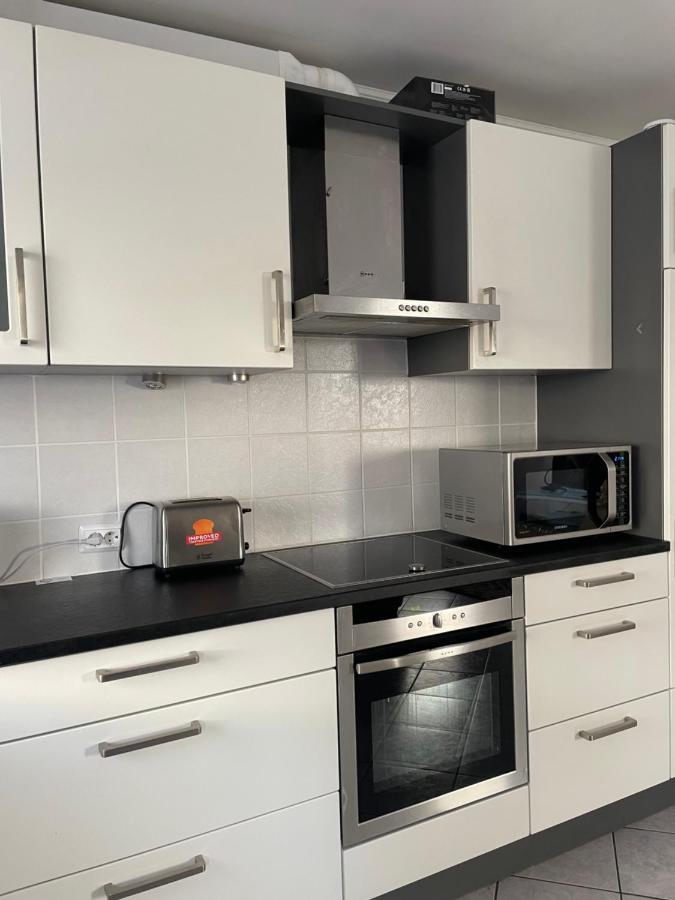 Large Room In Schuttrange Free Parking 10Mins To Airport Excellent Customer Services المظهر الخارجي الصورة