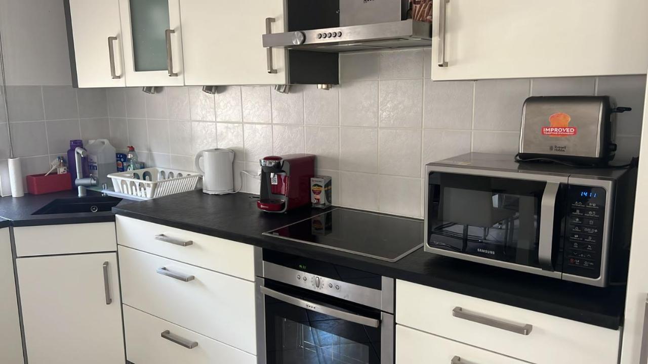 Large Room In Schuttrange Free Parking 10Mins To Airport Excellent Customer Services المظهر الخارجي الصورة
