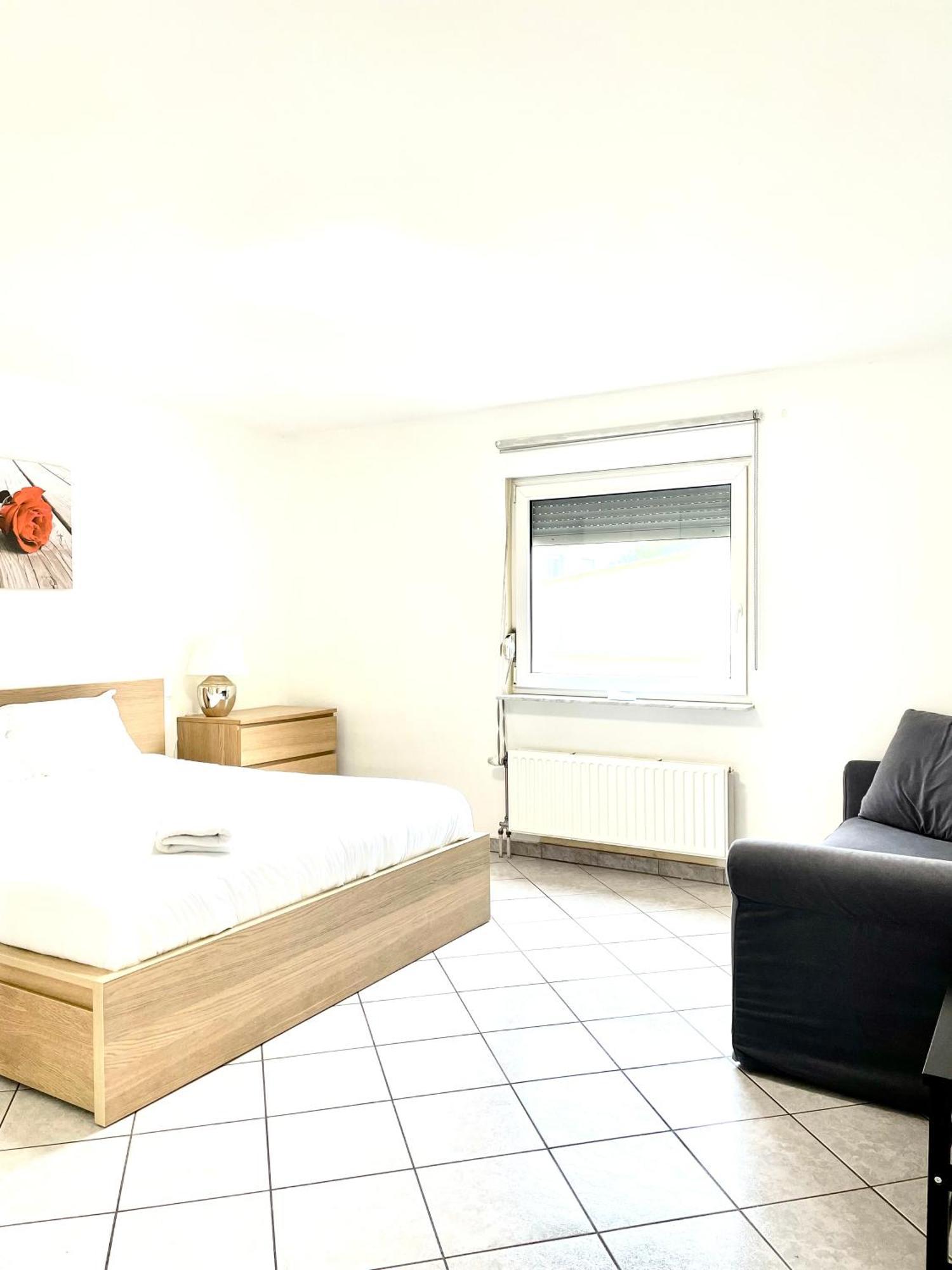 Large Room In Schuttrange Free Parking 10Mins To Airport Excellent Customer Services لوكسمبورغ المظهر الخارجي الصورة