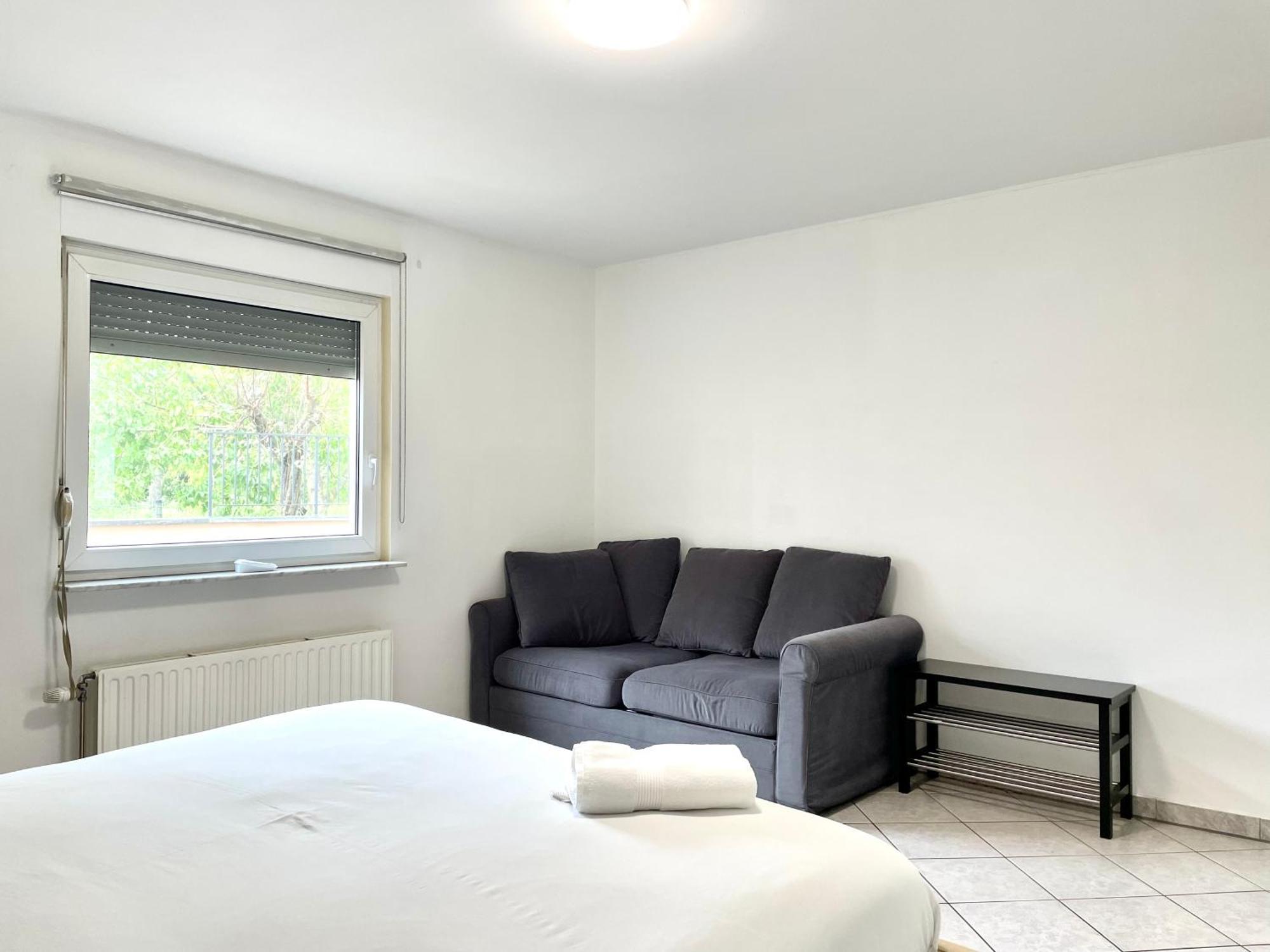 Large Room In Schuttrange Free Parking 10Mins To Airport Excellent Customer Services المظهر الخارجي الصورة