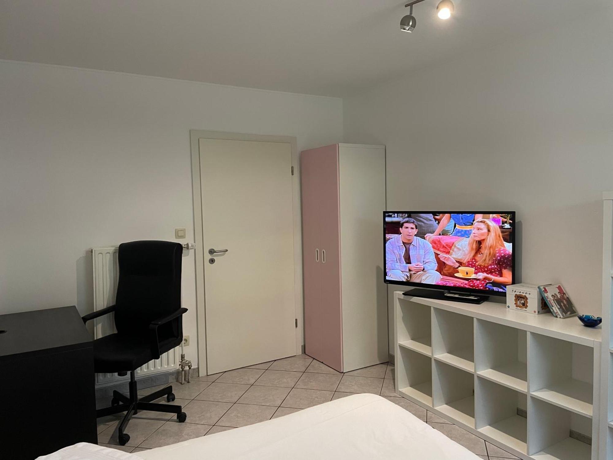 Large Room In Schuttrange Free Parking 10Mins To Airport Excellent Customer Services المظهر الخارجي الصورة